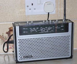 Photo of Waltham W152 analog radio